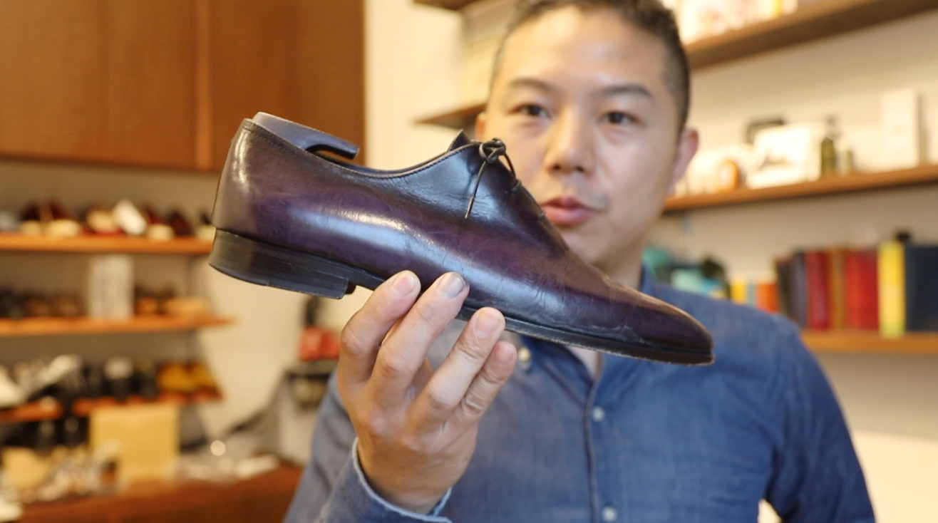 ベルルッティ靴磨き】パープル系パティーヌのアレッサンドロをカラー
